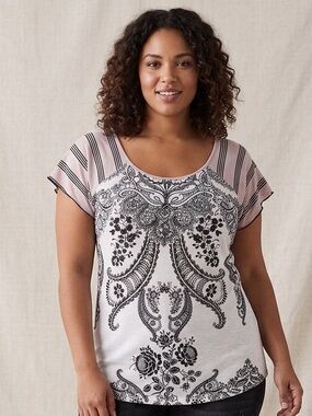 DAYTRIP Boho Paisley Embellished Tee XL 19”” + p2p White Multi EUC